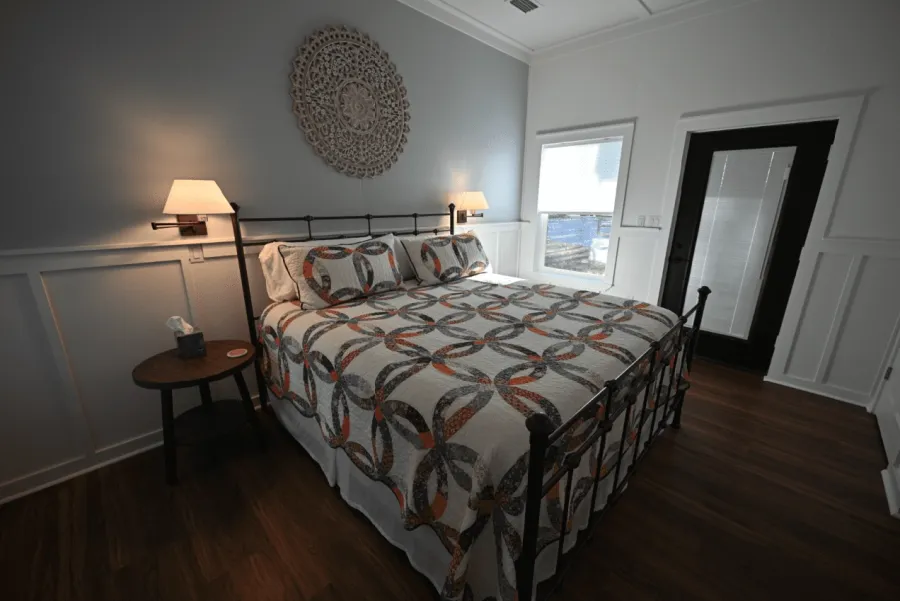 Honeymoon Suite
