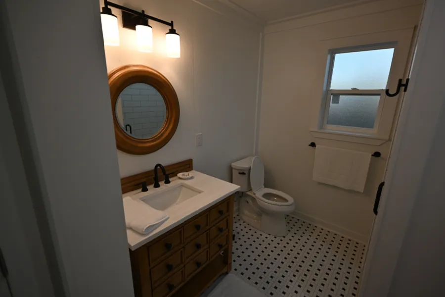 Honeymoon Suite